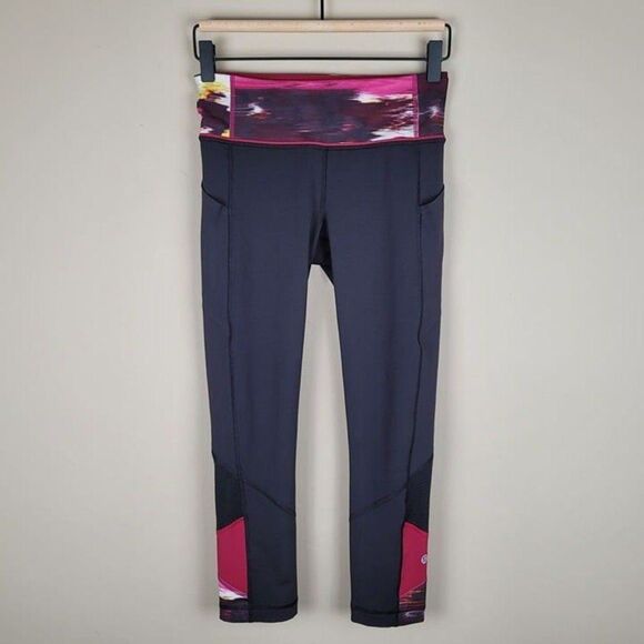 Lululemon Size 4 Pace Rival Crop Leggings Black Pigment Wind Berry Rumble Multi - Picture 3 of 12